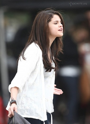 Gata [iesind] multumita?