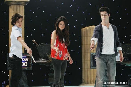 normal_usn-stills-wowp-4x27-adds_28229 - Who Will Be the Family Wizard Stills
