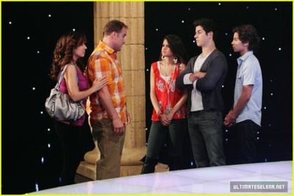 normal_usn-stills-wowp-4x27-adds_28329 - Who Will Be the Family Wizard Stills