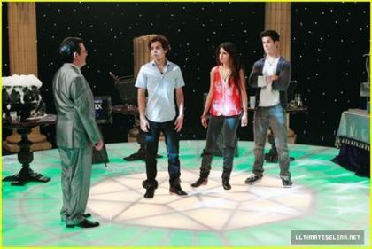 normal_usn-stills-wowp-4x27-adds_28629 - Who Will Be the Family Wizard Stills
