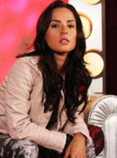 37127382_QBIBUCJEA - poze carmen villalobos