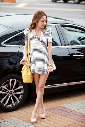 Goo-Hara-With-Mini-Dress-1