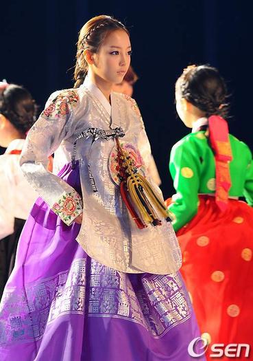 308260_207205729357918_100002054762804_469490_690784991_n