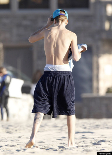 JUSTIN-BIEBER-JESUS-TATTOO2 - Justin Bieber 4