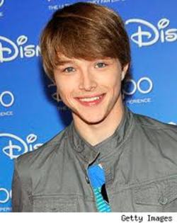 images - alege o poza cu sterling knight