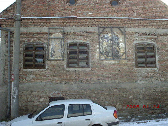 110. Casa cu Sfinti - Prund.