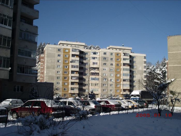 122. Iarna-n spatele blocului