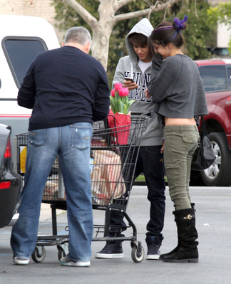 normal_0157E29 - 14 01 2012 - Buy Justin Bieber in LA