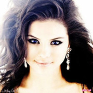 58278973_CCLGACH2 - alege o poza cu selena gomez glitter