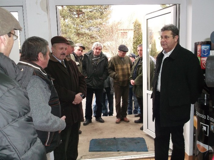 TANTAREANU(stanga) si  .....