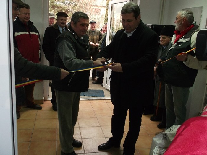 SE TAIE BURICUL EXPOZITIEI