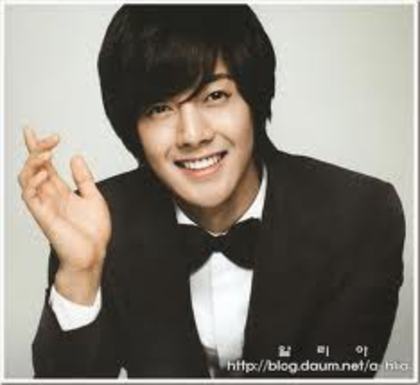 21 - Kim Hyun Joong