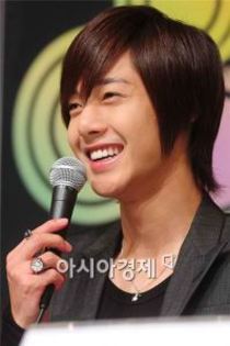 kim-hyun-joong-27