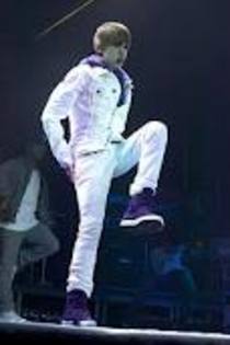 images (5) - Un album cu SUTE de poze numai cu justin bieber