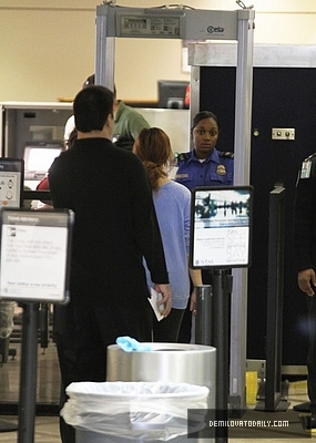 Demi (8) - Demitzu - 15 11 2011 - Departs from LAX Airport