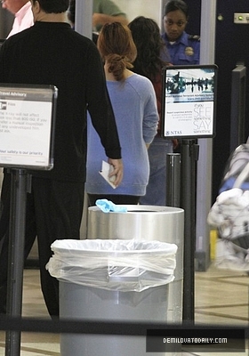 Demi (9) - Demitzu - 15 11 2011 - Departs from LAX Airport