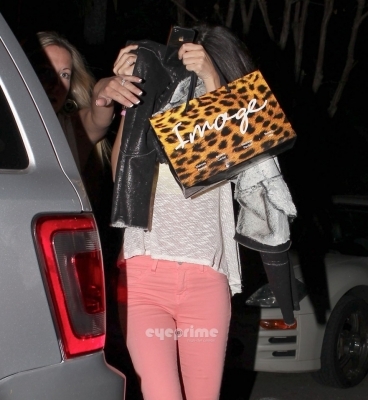 normal_selena_eyeprime_762-881x956 - 12 January - Leaving a restaurant