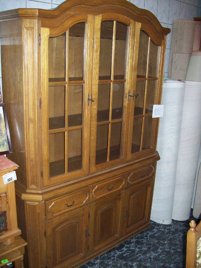 Picture 121 - vitrine lemn masiv  mese  scaune lemn masiv
