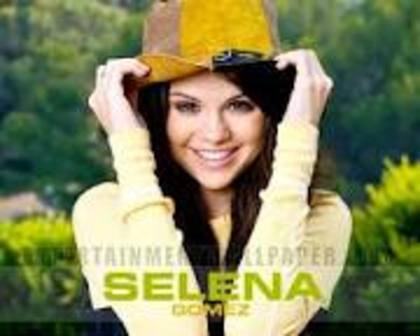 images (16) - Un album dedicat Selenei Gomez si Demi Lovato si cateva poze de craciun cu Justin Bieber