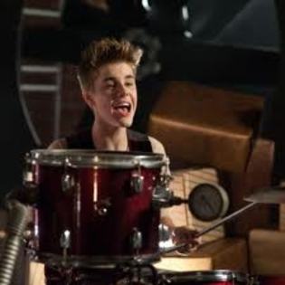 images (62) - Un album cu SUTE de poze numai cu justin bieber