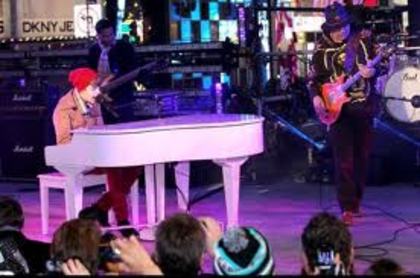 images (23) - Un album cu SUTE de poze numai cu justin bieber