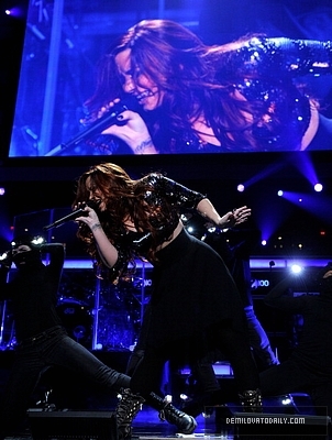 Demitzu (83) - Demitzu - 09 12 2011 - Z100s Jingle Ball 2011