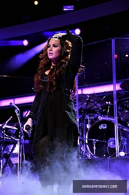 Demitzu (99) - Demitzu - 09 12 2011 - Z100s Jingle Ball 2011