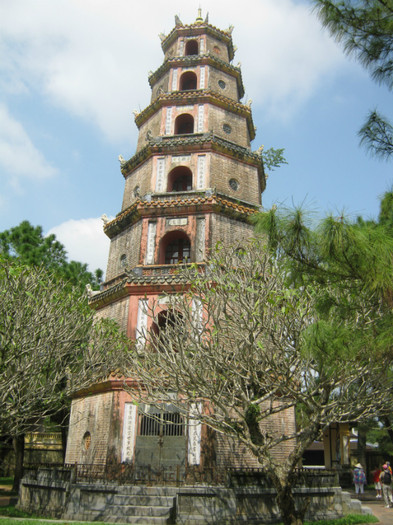 Hue - Pagoda Thien Mu