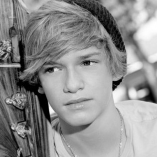 Cody-Simpson - POZE CU CODY SIMPSON