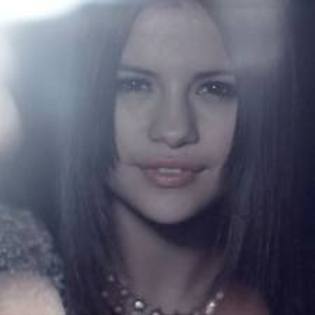 descărcare (8) - Selena Gomez Hit the Lights si poze noi