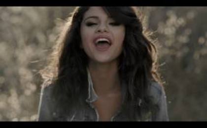images (27) - Selena Gomez Hit the Lights si poze noi