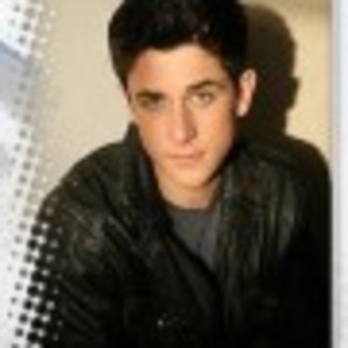 David_Henrie_1257512849_3