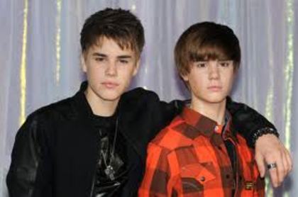 images (4) - Justin Bieber si Statuia lui facuta din Ceramica