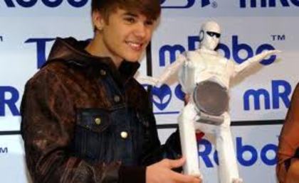 descărcare - Justin Bieber Si robotelul