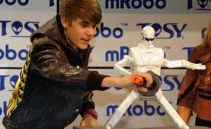 images (4) - Justin Bieber Si robotelul