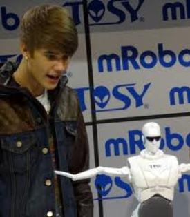 images (7) - Justin Bieber Si robotelul