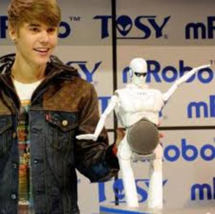 images (8) - Justin Bieber Si robotelul