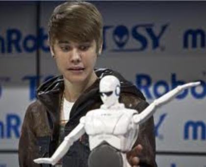 images (27) - Justin Bieber Si robotelul