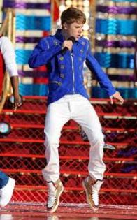 images (12) - Justin Bieber at Disney World 2011