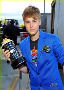 images (6) - Justin Bieber Awards