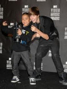 images (15) - Justin Bieber Awards