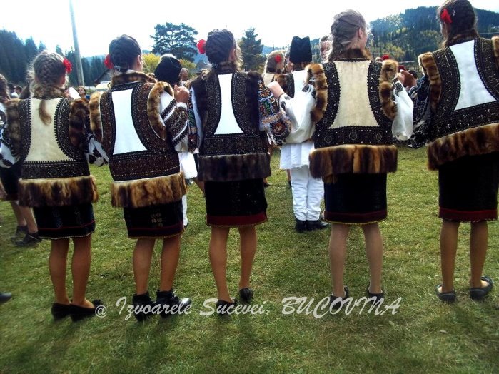 308869_119957018114529_100003006940247_111147_63317845_n - BUCOVINA COLT DE RAI