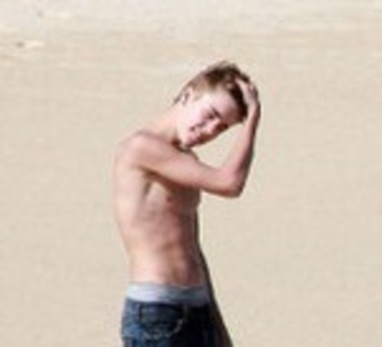 Ohhhh!!!:@:@ dar`s baiat!!! si nu pot rezista!!!!!!!