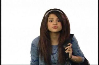 Selena-Gomez-Old-Disney-Channel-Intro-selena-gomez-12416509-400-266 - selena  gomez