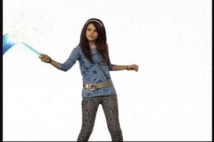 Selena-Gomez-Old-Disney-Channel-Intro-selena-gomez-12416520-400-266 - selena  gomez
