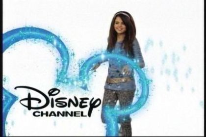 Selena-Gomez-Old-Disney-Channel-Intro-selena-gomez-12416533-400-266 - selena  gomez