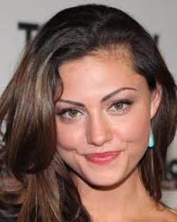 phoebe tonkin