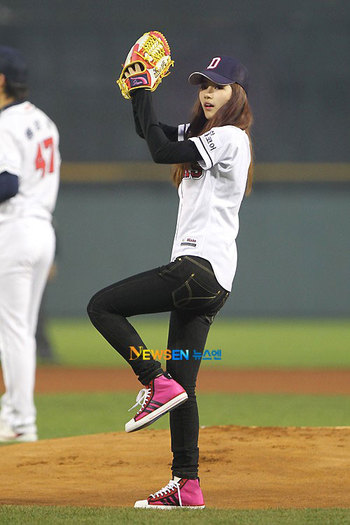 miss-a-1010-suzy-baseball-2