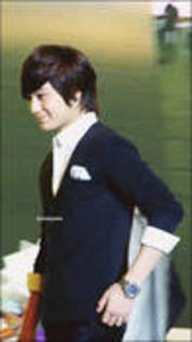 thumb_38206093 - Kim Bum