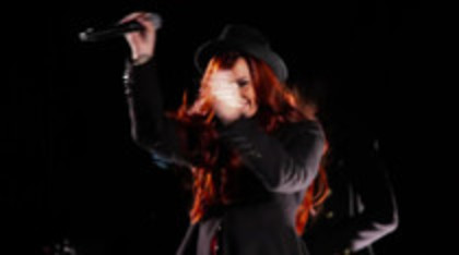 Demetria (66) - Demilush - VEVO Shows Give Your Heart A Break Captures oo1